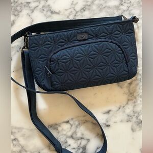 Lug Flyer Classic VL Convertible Crossbody Navy